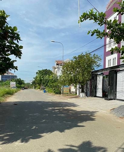 Bán dãy nhà trọ KDC Kiến Á đường 16 m giá đầu tư