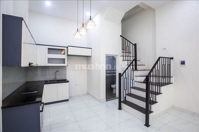 Bán nhà riêng ngõ 71 Tân Ấp DT32m2x3,5 tầng mới đẹp MT7,2m SĐCC