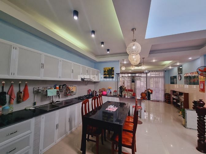 BÁN NHÀ ĐẸP GIÁ TỐT, NGAY BIỂN NHA TRANG