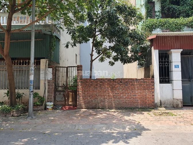 Tôi chính chủ có 65 m mặt đường 40 m vỉa hè 7m tại Ngọc Thuỵ,Long Biên
