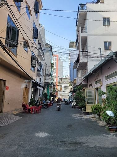 Tài Chính 4,5 tỷ Đ Trần Khắc Chân được 5 PN, 4 tầng sân thượng, P9 PN