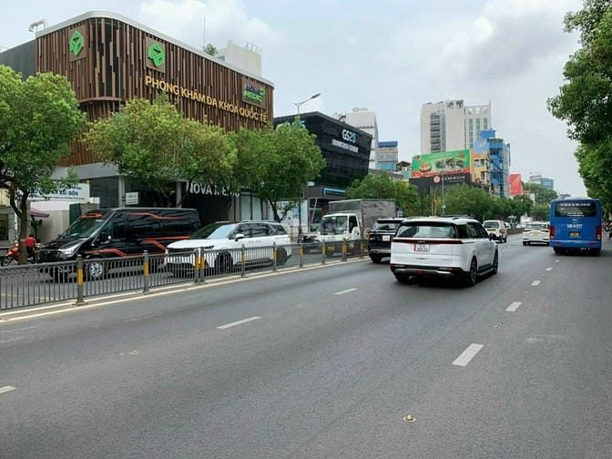 Biệt Thự Nguyễn văn Trỗi - DT: 10.5x22m CN:226m2 - Giá 25 tỷ ~120tr/m2
