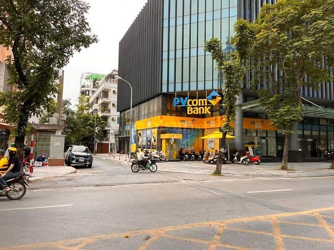 Cho thuê nhà ngõ 59 Láng Hạ 70m2 ba tầng 1 tum, mặt tiền 5m2