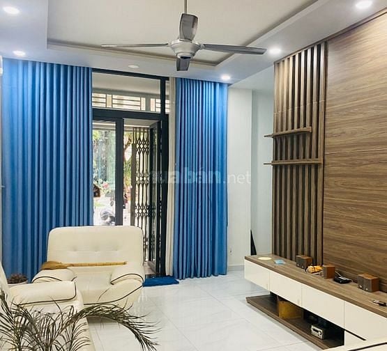 Lữ Gia giáp Q10. Đường 10m, DT 4x14m, 3 tầng