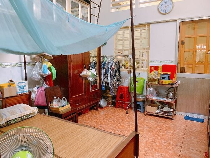 Bán gấp nhà HXH Số 3 Thành Thái. DT : 50m vuông.