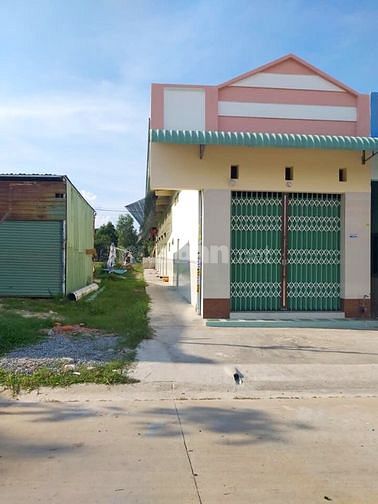 TÔI CHỦ CẦN BÁN GẤP 450M2 VÀ 2 DÃY TRỌ.GIÁ 1TY1.GẦN CHỢ.SÁT TRƯỜNG HỌC