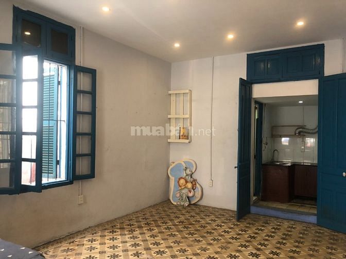 Bán căn hộ khép kín tầng 2- số nhà 54 Yên Ninh, Ba Đình