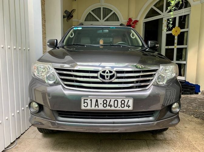 Gia đình cần bán xe Fortuner bản V đời cuối 2014, 420tr