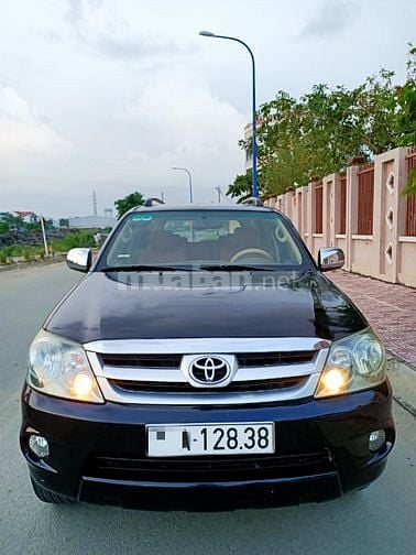 Bán rẻ Toyota Fortuner SR5 2008 biển VIP Zin độ Full Options tuyệt vời