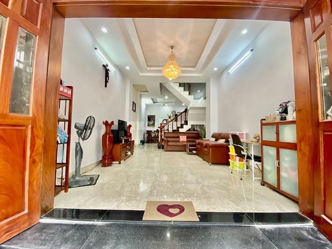 CC BÁN NHÀ SÁT ĐẠI ĐÔ THỊ VẠN PHÚC, ĐƯỜNG 7m,3TẤM-1TUM, 4PN-4WC,PK-PB
