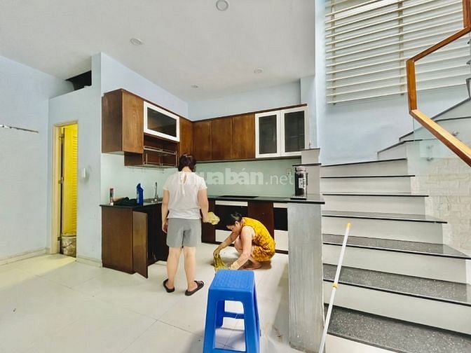 bán gấp nhà ngay chợ đo đạc. Phường Bình an, trần não. Quận 2