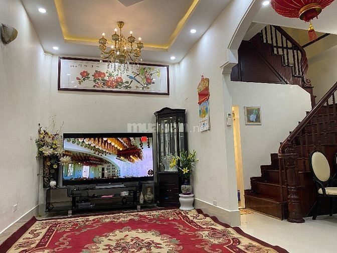 Chính chủ cho thuê nhà cạnh chợ Ngọc Hà, phường Đội Cấn, quận Ba Đình.