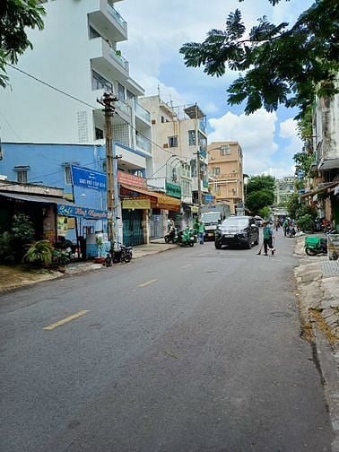 Bán nhà mặt tiền đường Hoà Hảo, Quận 10