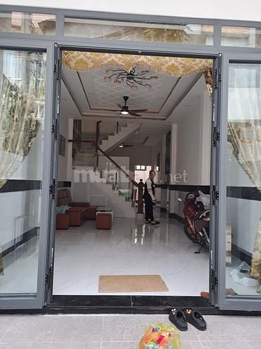 Bán nhà 2 lầu 4x15m Huỳnh Thị Hai Quận 12, HXH,giá siêu rẻ 4.350 tỷ