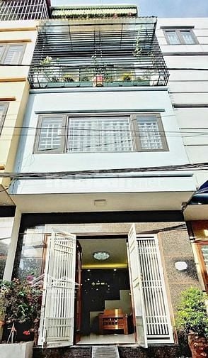 Nhà HXH đường Nguyễn Tri Phương, P9, Q10, 5.4x18.4m, 2 tầng,  10.5 tỷ