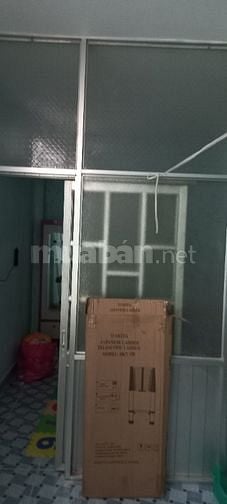 Cần tiền bán gấp nhà SHR 1 trệt 1 lầu , 2 PN, 2 WC, trung tâm Quận 12