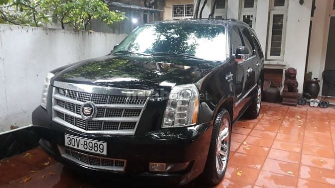 Bán xe Cadilac Escalade màu đen, xe gia đình ít sử dụng, biển HN đẹp
