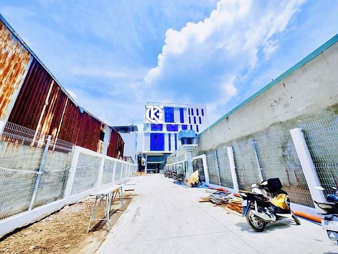 Cho Thuê Toà Nhà Mặt Tiền 361 Quốc Lộ 13, Thủ Đức ( DTXD: 5.000m2 )