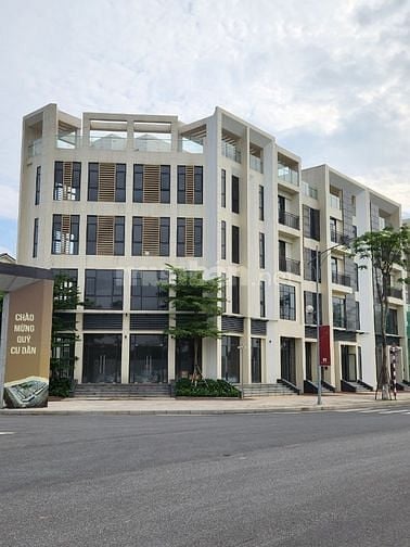 Bán shophouse siêu đẹp 3 mặt thoáng K3 Starlake Tây Hồ Tây. DT 285m