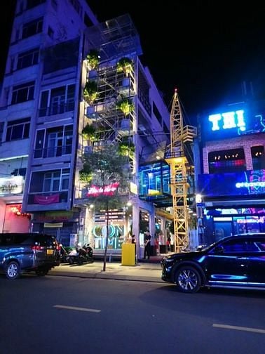 Bán Nhà Góc 2 Mặt Tiền Trần Hưng Đạo, Quận 1. DT 4.2x22m, Trệt, 3 Lầu