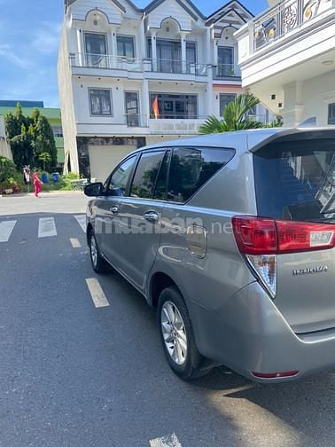 Cần bán xe innova 2018 bản E. Số tự động biển số thành phố