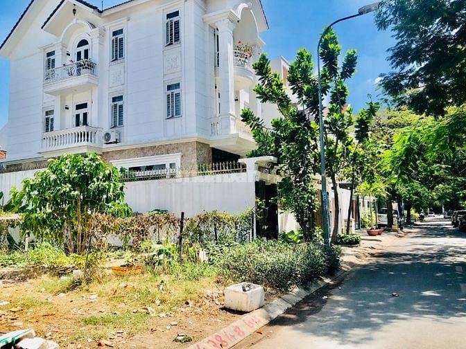 Bán gấp nền đất ngay ô tô Mercedes Võ Văn Kiệt hướng về chợ Bến Thành