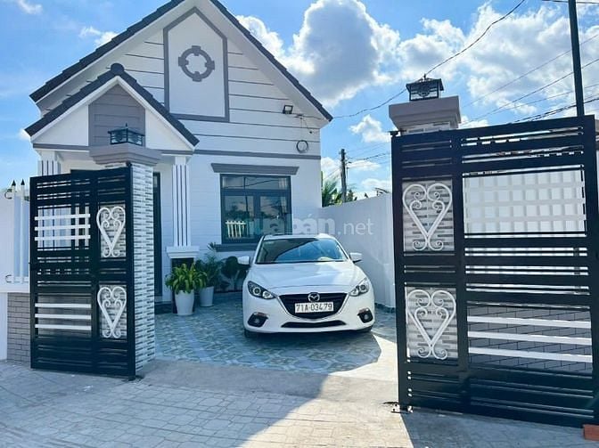 Nhà mới 100% tại TP Bến Tre thổ cư 100%. Định cư lâu dài. Đường ôtô