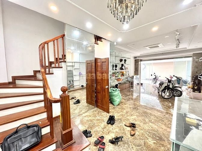 NHÀ ĐẸP 5 TẦNG LÊ VĂN LƯƠNG-CẦU GIẤY- NGÕ THÔNG THOÁNG, ÔTÔ ĐỖ CỬA