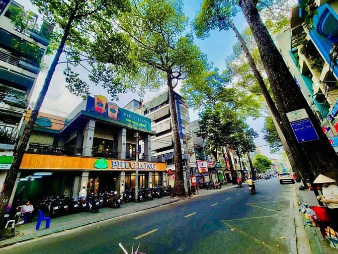Bán Nhà Góc 3 MT Trần Quang Khải P.Tân Định Q.1, 14.5X16M , 2 Lầu
