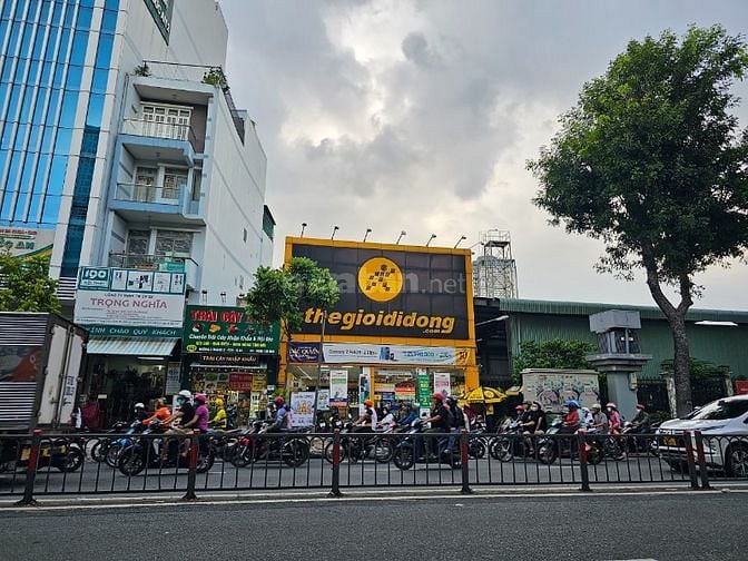 Nhà cho thuê nguyên căn mặt tiền kinh doanh đường 3 tháng 2 