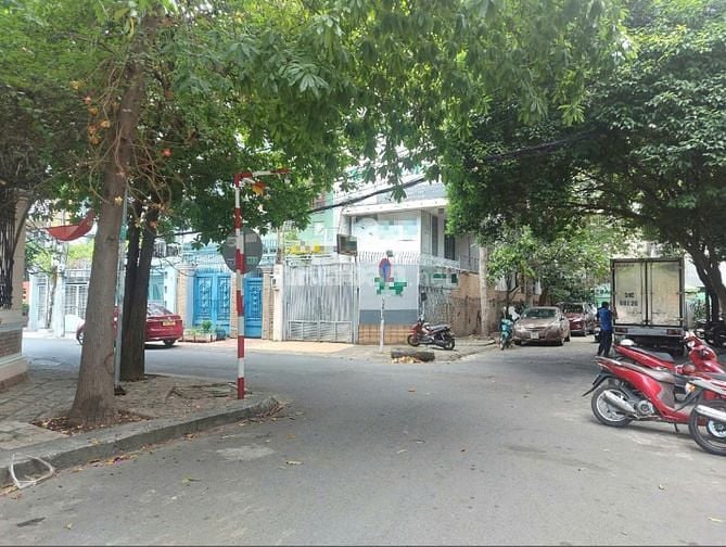 Cho thuê nhà góc 2 MT khu VIP Lê Hồng Phong 5x25m hầm 2 lầu giá 50tr