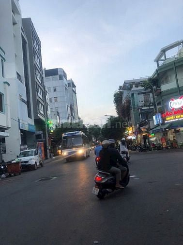 Chính chủ bán nhà biệt thự căn góc 2 mặt tiền hẻm xe hơi huỳnh văn bán