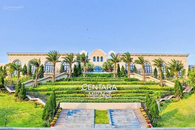 Centara Mũi Né bán gấp  căn villa 250 m2 căn view hồ duy nhất 7 tỷ. 