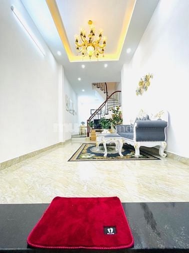 Bán nhà Dân xây phố Yên Bái - Phố Huế. Nhà đẹp gần phố gần ô tô. 