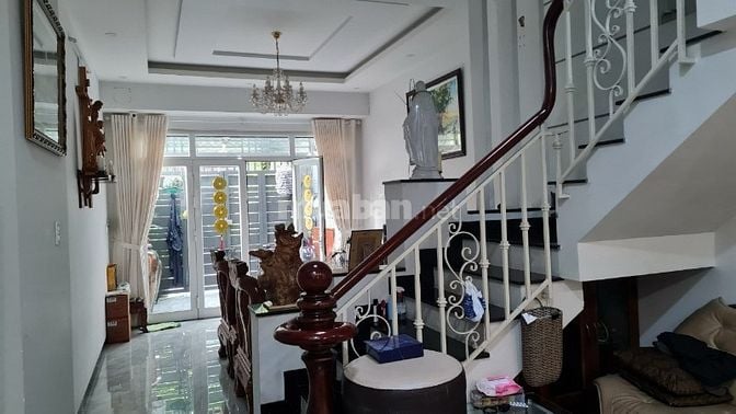 Nhà phố 4x20m 2 lầu sân thượng Kdc P7Q8