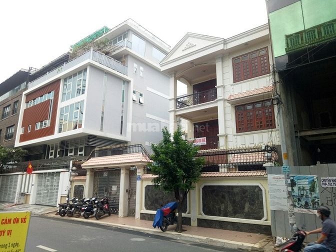 Biệt Thự Nguyễn Văn Trỗi - DT: 16m*12m = 200m2. 3 Tầng - Áp mái
