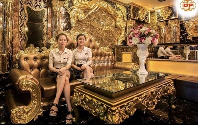 NHÀ HÀNG KARAOKE - HẦM RƯỢU - MASSAGE LUXURY TUYỂN NỮ PV TRỰC TIẾP