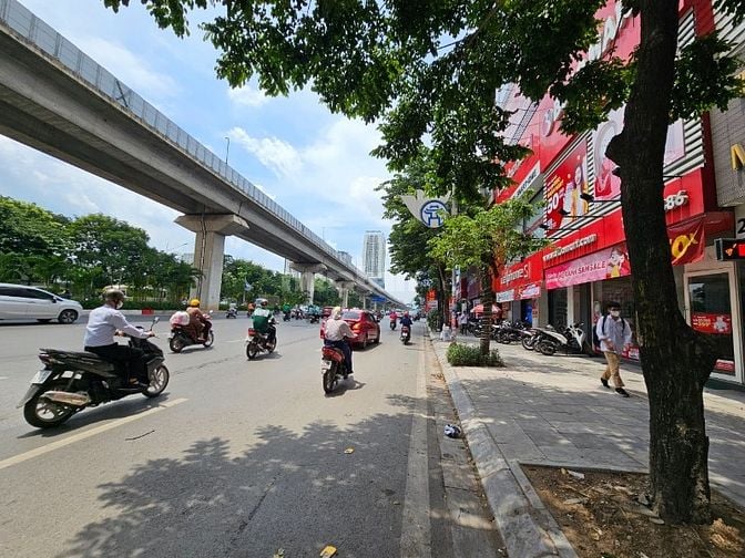 Bán Nhà Mặt Phố Đường Nguyễn Trãi - Mặt Tiền 6m1 - 108m2 - 39 tỷ.