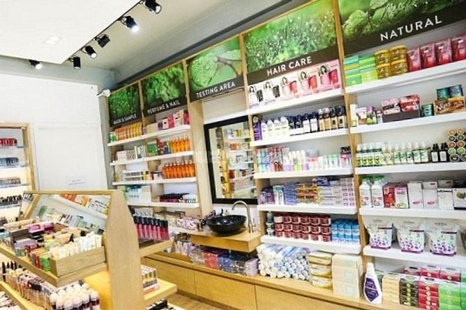 Cần tuyển 3 nhân viên bán hàng tại quầy.