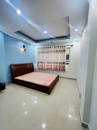 Nguyễn Tri Phương, Quận 10 - 44m2 (4x11m) - 4 tầng gần mặt tiền