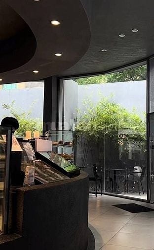 Cần người phụ bán nước có xoay ca lương liền