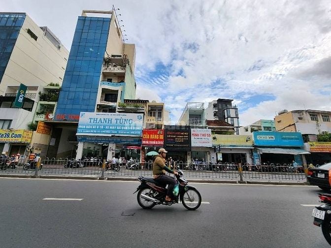 - Cho thuê nhà mặt tiền 57 Hoàng văn Thụ,  p.15, quận phú nhuận