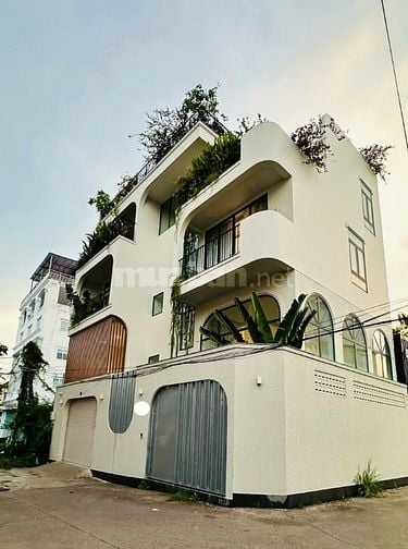 Hàng đầu tư Nhà 3 Mặt Tiền 90m2 Giá siêu Tốt Đ9 Trần não Q2 xe hơi 10m