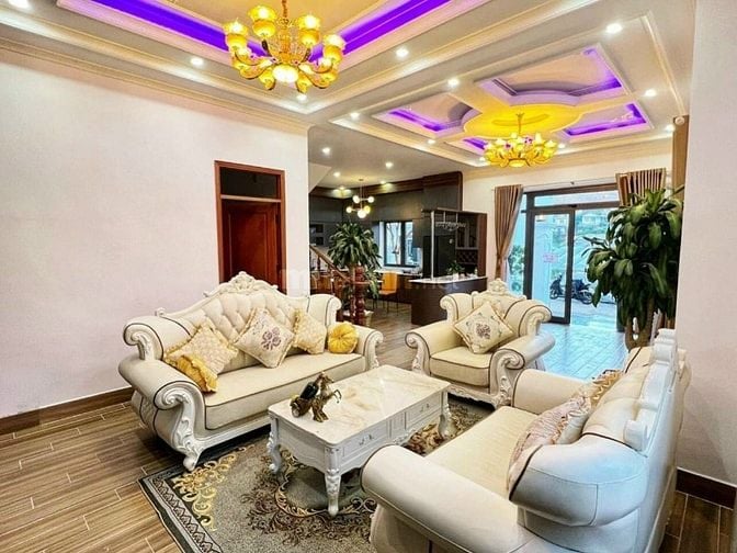 BÁN CĂN VILLA PHONG CÁCH HOÀNG GIA ở  TP. ĐÀ LẠT SIÊU ĐẸP, SIÊU SANG 