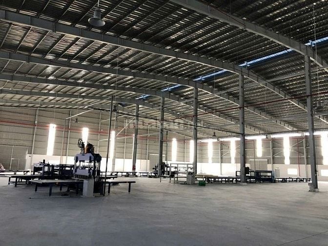 Bán kho xưởng Cụm CN Nhị Xuân, Hóc Môn tdt: 7.400m2, xưởng: 4.200m2