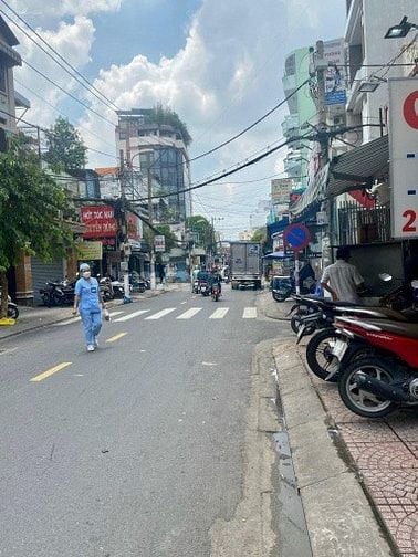 Hàng Hiếm Building Khu Phan Xích Long , 8,2x28, 1 hầm 6 tầng , 34 tỷ