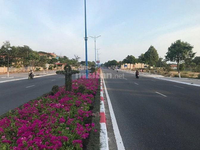 Bán miếng đất ở Huyện Đất Đỏ, Vũng Tàu, mặt tiền đường Võ Thị Sáu