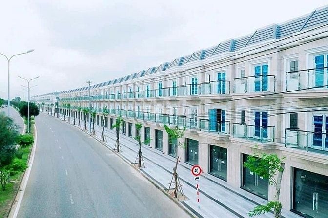 Bán 2 căn Shophouse Mê Linh , Lakeside . kẹp thêm công viên bên cạnh