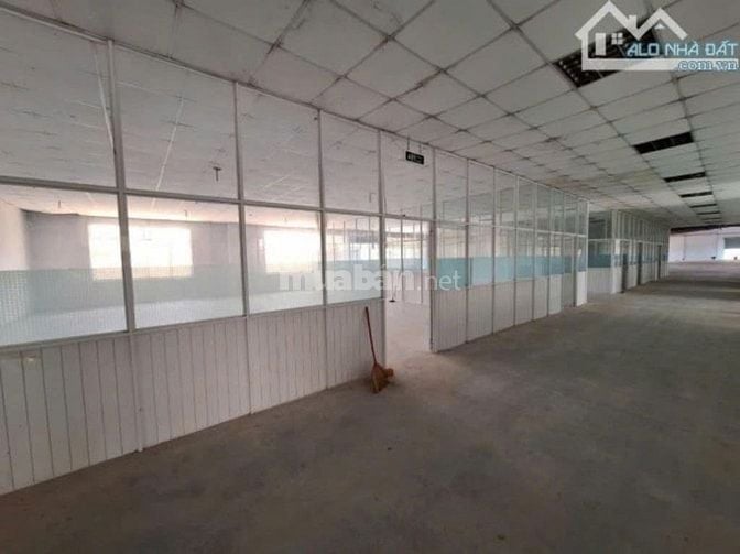 Cho thuê xưởng may ngoài KCN Đức Hòa, Long An kv: 7.000m2,xd: 5.000m2