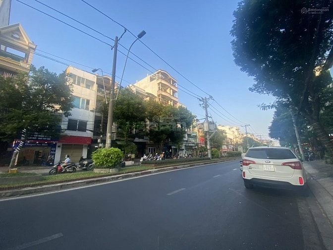 Cho thuê nhà nguyên căn mặt tiền  BÀU CÁT ĐÔI, DT: 4x18m, 3.5 tấm